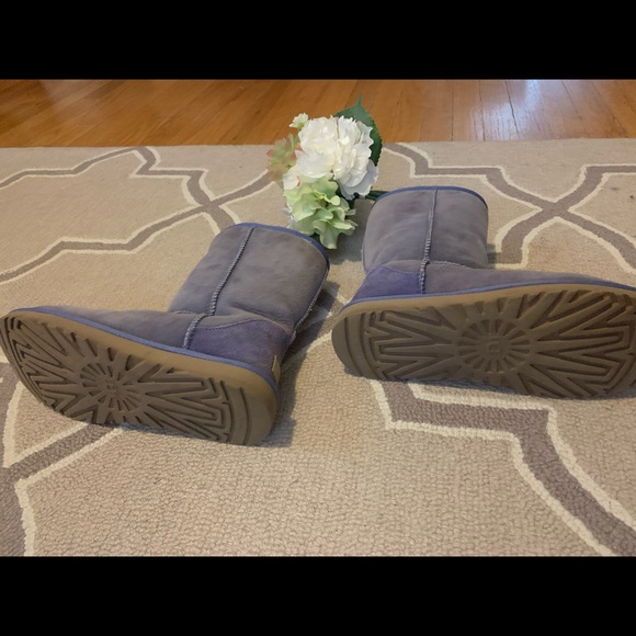 Lilac UGG boots - Picture 6 of 7